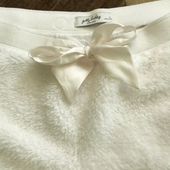 Gilly Hicks Sherpa Sleep Shorts☁️ - Picture 3 of 6